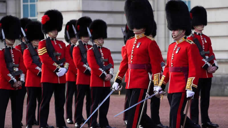 Ordu alarmda: Sahte rahip, Windsor Kalesi’ndeki ordu kışlasında geceledi