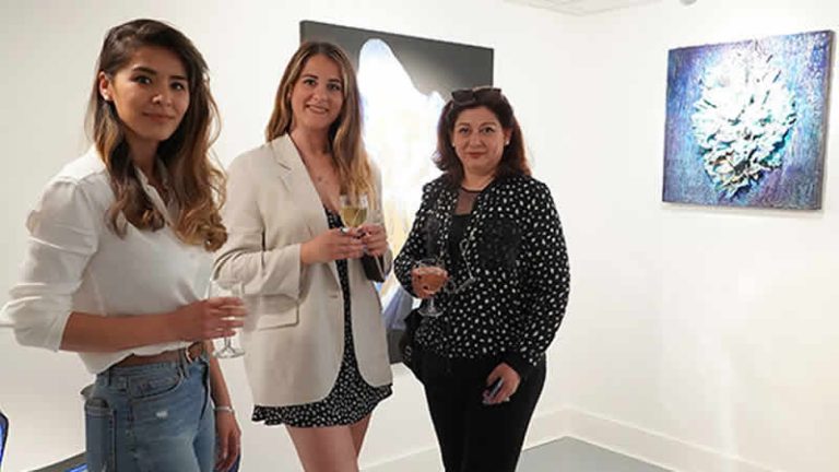 Türk sanatçıların eserleri Londra’da sanatseverlerle buluştu