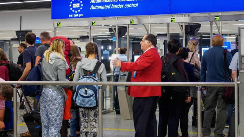 Havaalanlarında kriz yaşayan Almanya binlerce Türk işçi alacak