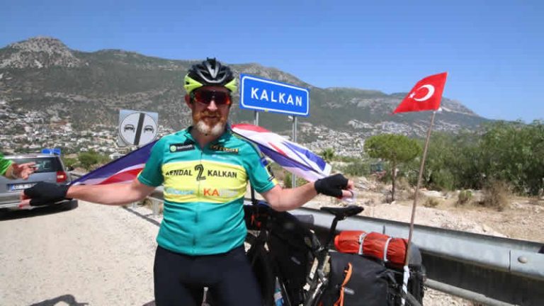 İngiliz maceracı bisikletle 7 haftada İngiltere’den Antalya’ya ulaştı