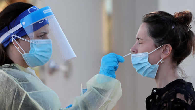 İngiltere Covid-19 salgınında alt varyantın tetiklediği beşinci dalgaya girdi 