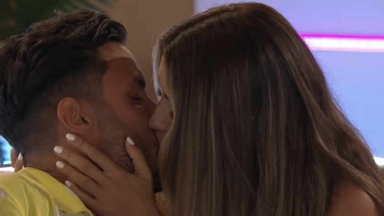 İngiltere, Türk oyuncuyu konuşuyor