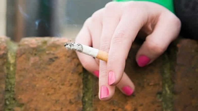 İngiltere, sigara içenlerin oranını yüzde 5’in altına indirmeyi hedefliyor