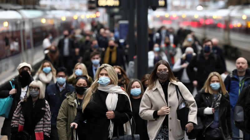 İngiltere’de 2 milyon kişinin uzun süreli Covid-19’dan etkilendiği tahmin ediliyor