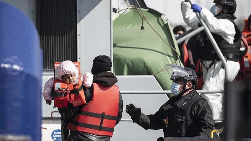 İngiltere’de Yüksek Mahkeme, sığınmacıların Ruanda’ya gönderilebileceğine hükmetti