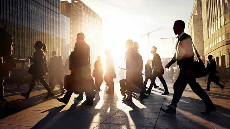  İngiltere’de çalışanlara enflasyon arttıkça “zam beklemeyin” uyarısı