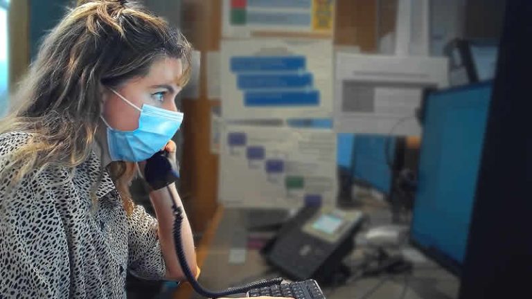 İngiltere’de düşük yetkili uzmanları doktor yerine çalıştıran sağlık kurumu tepki topladı