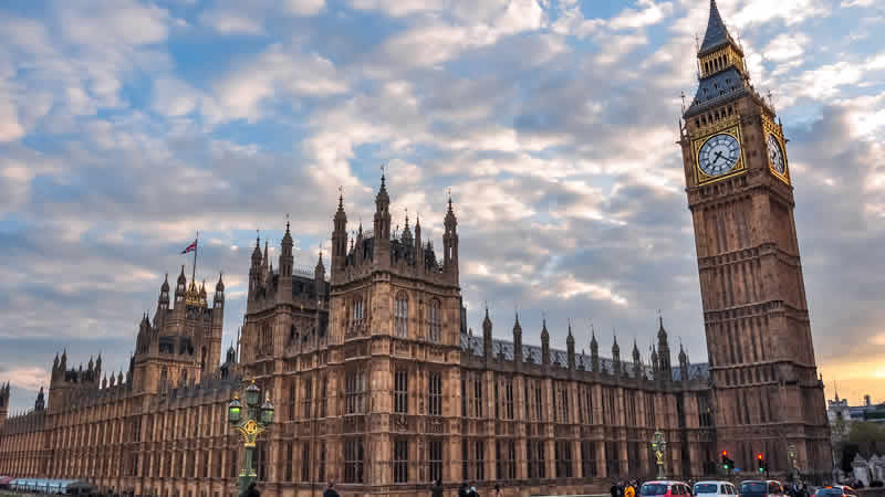 İngiltere’de parlamento tartışmalı Kuzey İrlanda Protokolü’nü destekledi