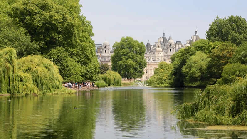 İngiltere’de sıcak hava dalgası etkili oluyor