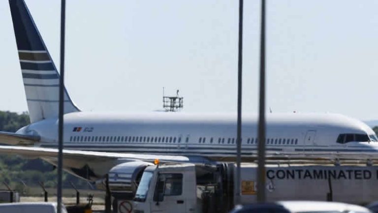 İngiltere’den Ruanda’ya sığınmacıları götürecek ilk uçak havalanamadı