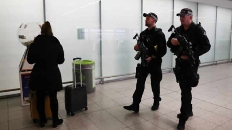 İngiltere’den kaçmaya çalışan Putin’in casusu havaalanında yakayı ele verdi!