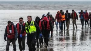 İngiltere’nin Ruanda’ya göndermeyi planladığı sığınmacılar açlık grevine başladı