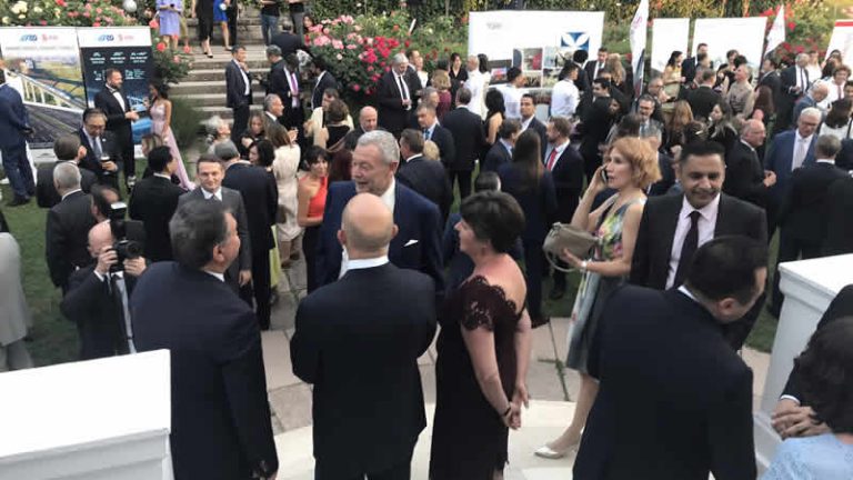 Kraliçe’nin tahttaki 70. yılı, İngiltere’nin Ankara Büyükelçiliğinde kutlandı