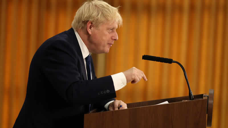 Parlamentoda iki sandalye kaybeden Boris Johnson üzerinde baskı artıyor