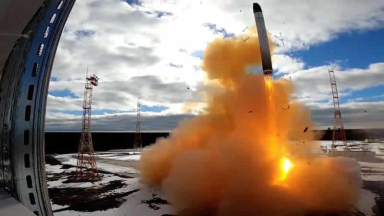 Rusya, Londra’yı vurabilecek Şeytan füzesinin bu yıl hazır olacağını duyurdu