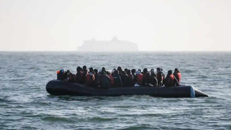18 ayda 10 bin kişiyi Manş Denizi’nden geçiren kaçakçı çete açığa çıktı