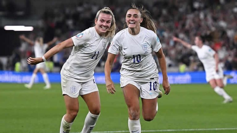 Avrupa Kadınlar Futbol Şampiyonası’nda İngiltere İspanya’yı geçti