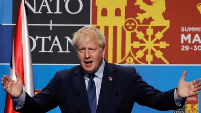 Boris Johnson NATO genel sekreterliğine aday olabilir