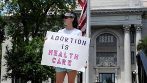 Britanya Tabipler Birliği yabancılar için ücretsiz kürtaj önergesini kabul etti