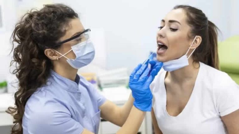 Covid-19 vakaları İngiltere ve dünyada yeniden artıyor