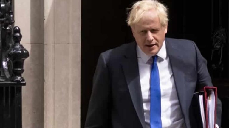 İngiltere Başbakanı Boris Johnson Muhafazakar Parti’nin liderliğinden istifa etti