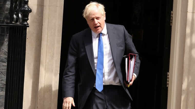 İngiltere siyasetinde deprem etkisi yaratan son 24 saatte neler yaşandı?