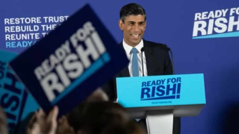 İngiltere’de Muhafazakar Parti liderliği için ilk oylamayı Rishi Sunak kazandı