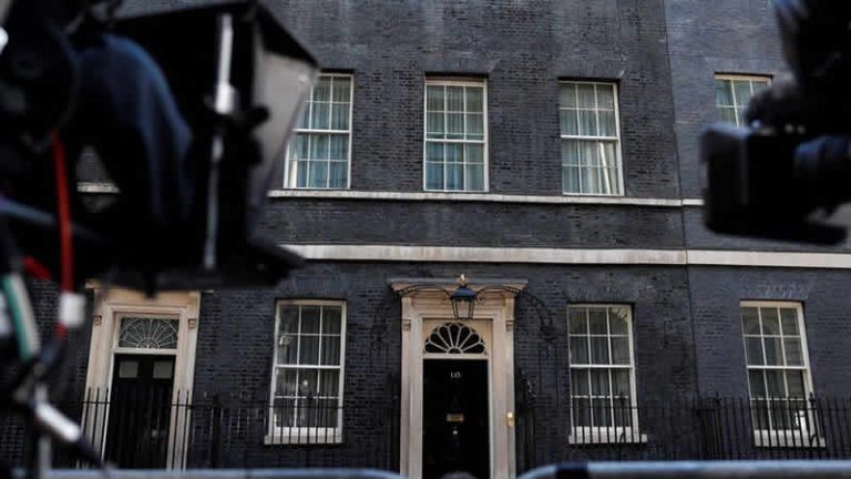 İngiltere’de Muhafazakar Parti liderliği ve başbakanlık koltuğu için 8 aday yarışacak