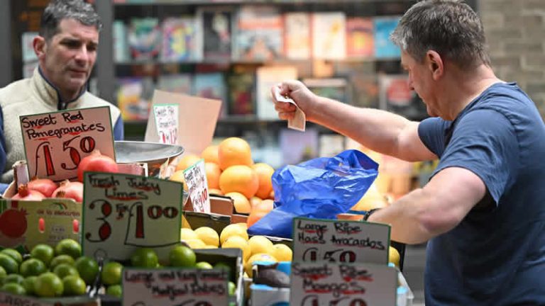 İngiltere’de enflasyon son 40 yılın zirvesine yükseldi