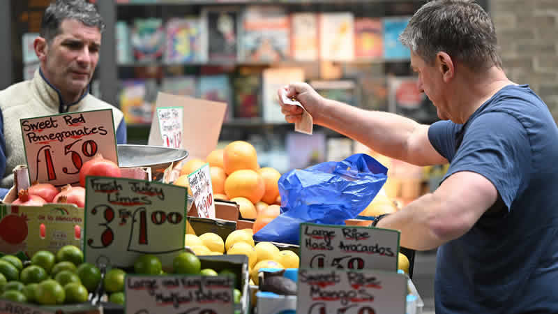 İngiltere’de enflasyon son 40 yılın zirvesine yükseldi