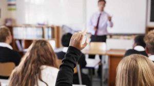 İngiltere’de Öğretmenlere Vergi Şoku: Birkaç Yıl İçinde “Yüksek Gelirli” Sayılacaklar