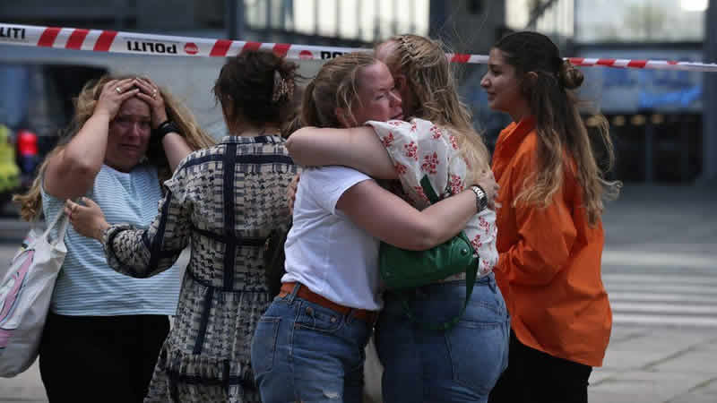 Kopenhag’da alışveriş merkezine saldırı: 3 ölü