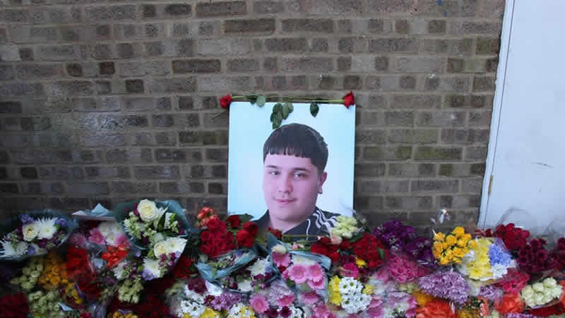 Londra’da öldürülen 17 yaşındaki Ali Baygören toprağa verildi