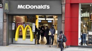 McDonald’s İngiltere’de 14 yıl sonra ilk kez fiyat artırdı