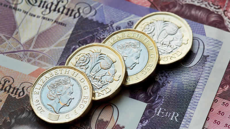 Sterlin dolar karşısında son iki yılın en düşük seviyesine geriledi