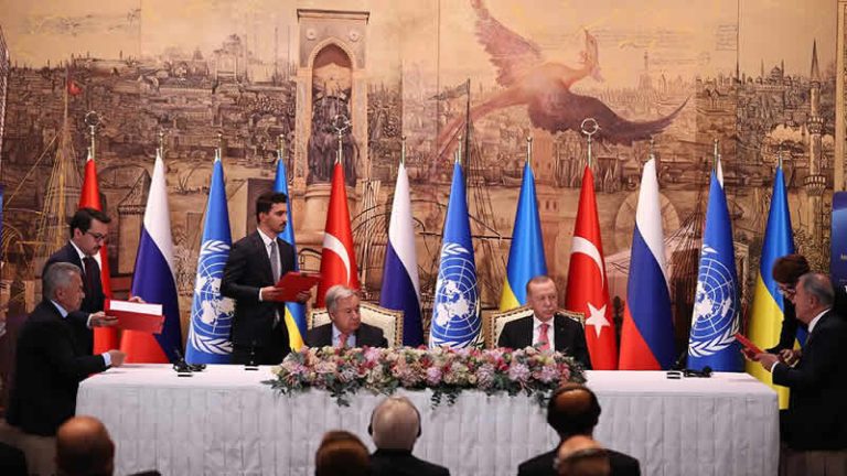 Tahıl koridoru için tarihi anlaşma İstanbul’da imzalandı