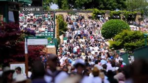 Wimbledon’da güvenlik görevlileri seyircilerin önünde birbirine girdi: 3 gözaltı