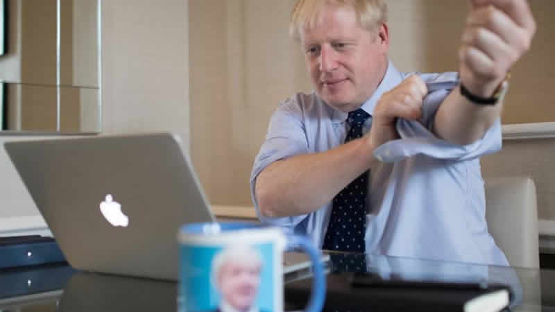 Boris Johnson gazeteciliğe geri mi dönüyor?