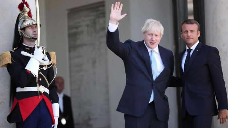 İngiltere Başbakanı Johnson, Fransa Cumhurbaşkanı Macron ile telefonda görüştü