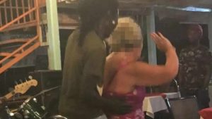 Gambiya-İngiltere arasında yaşlı kadınların seks turizmi krizi büyüyor