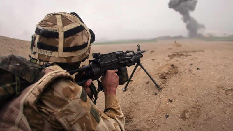  İngiliz askerlere talimat: Savaşa hazır olun!