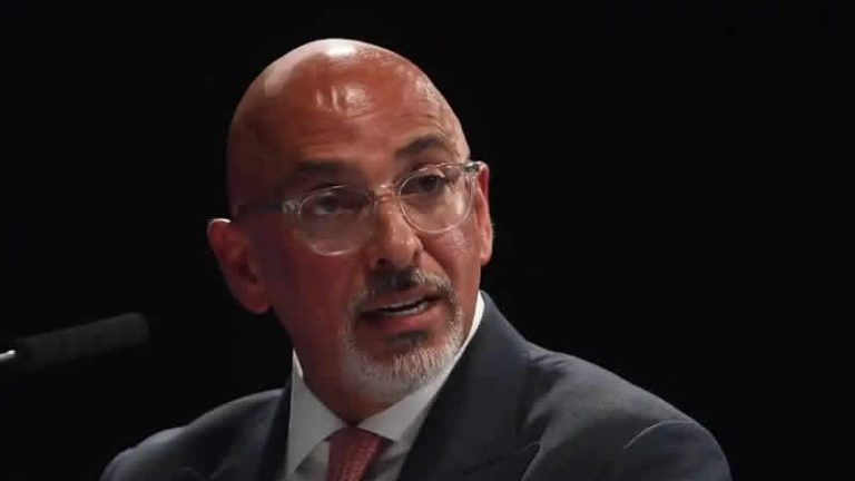 İngiltere Maliye Bakanı’nın ABD seyahati tepki çekti