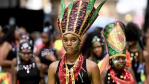 Notting Hill Karnavalı, 2 yıl sonra Londra sokaklarına geri döndü