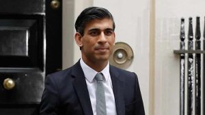 İngiltere’de Muhafazakar Partinin lider adayı Sunak’tan, partisine “halka finansal destek” uyarısı