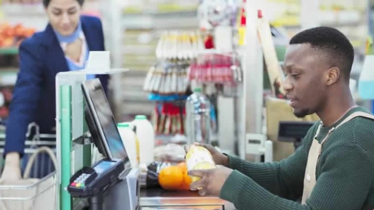 İngiltere’de enflasyon 40 yıl sonra çift haneye çıktı