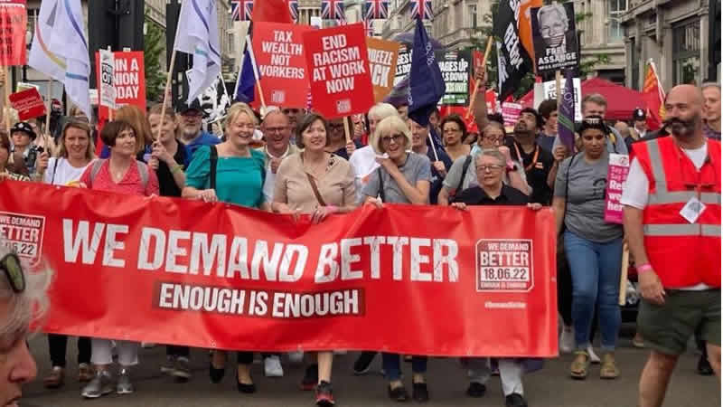 İngiltere’de hayat pahalılığına karşı yeni hareket: Artık Yeter!