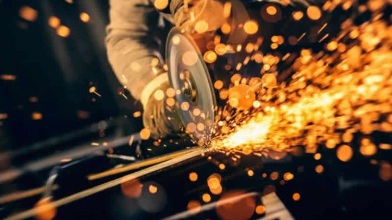 İngiltere’de imalat sektörü yavaşladı