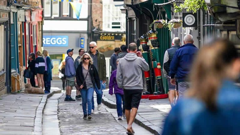 İngiltere’de tüketici güveni rekor düşük seviyede