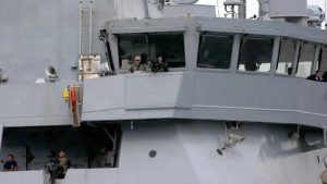 İngiltere’nin en büyük savaş gemisi, ABD’ye hareketinden kısa süre sonra arızalandı