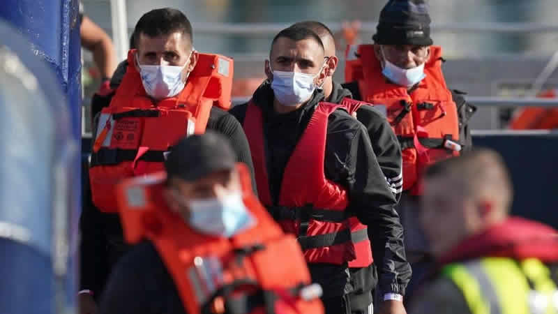 İnsan kaçakçıları, göçmenlere ‘yaz indirimi’ uygulamaya başladı